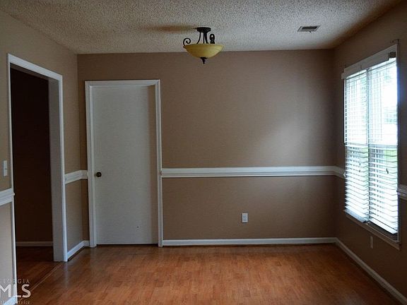 4th image of 399 Hillridge Dr