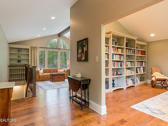 5th image of 5908 SW Glen Forest Ln