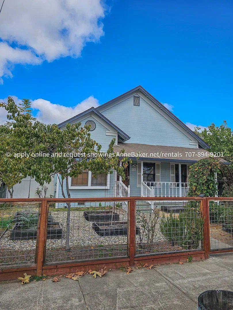 Craftsman 4BR/2BA in Downtown Cloverdale with Detached Office — Photo 1