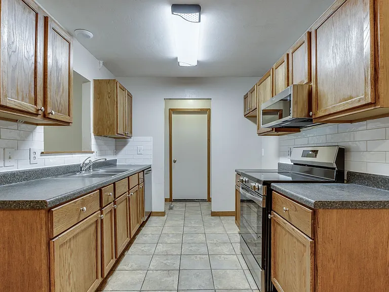 819 N Eagle Ln — Photo 16