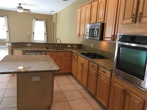 4th image of 10441 Greendale Dr