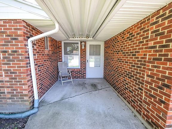 4th image of 5426 Woodgate Dr
