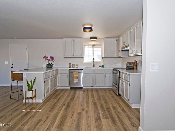 5th image of 1654 Spooner Dr