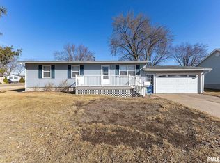 430 15th Pl, Camanche, IA 52730
