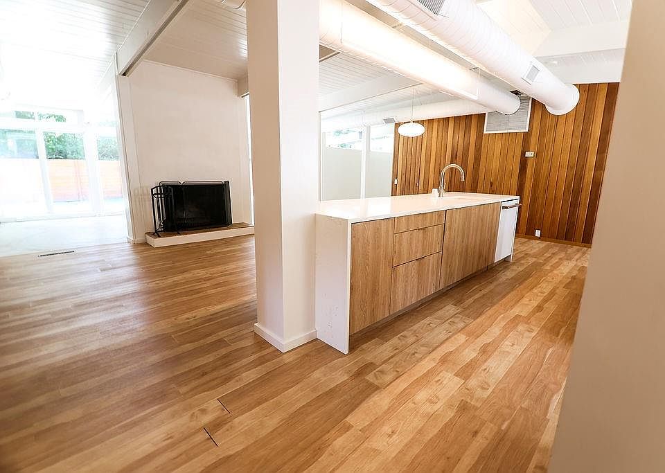 7839 Canterbury St, Prairie Village, KS 66208 | Zillow
