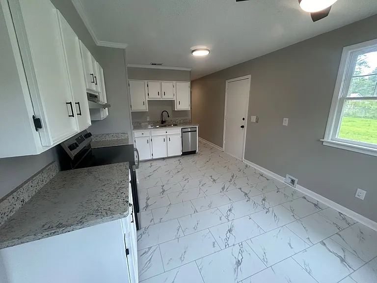 210 Cabin Creek Blvd — Photo 6