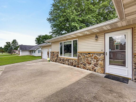 4th image of 117 Robinhood Ln