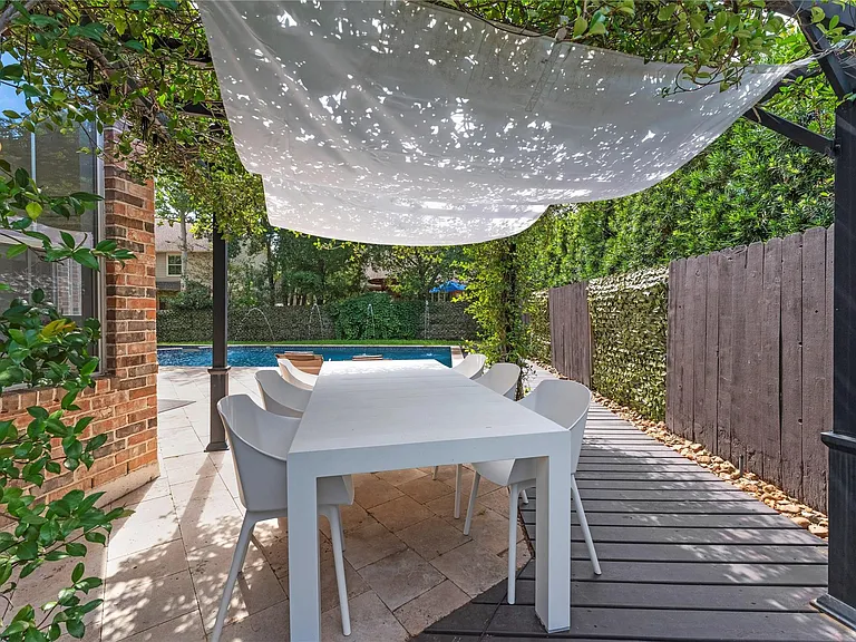 18 Degas Park Dr — Photo 37