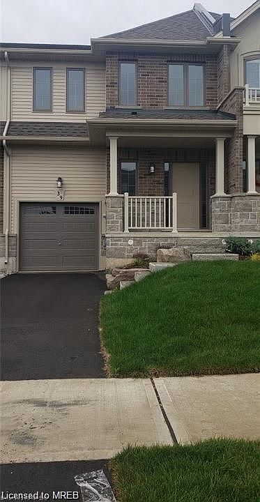 1st image of 39 Dennis Dr