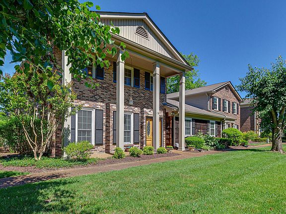 Front of 138 Boxwood