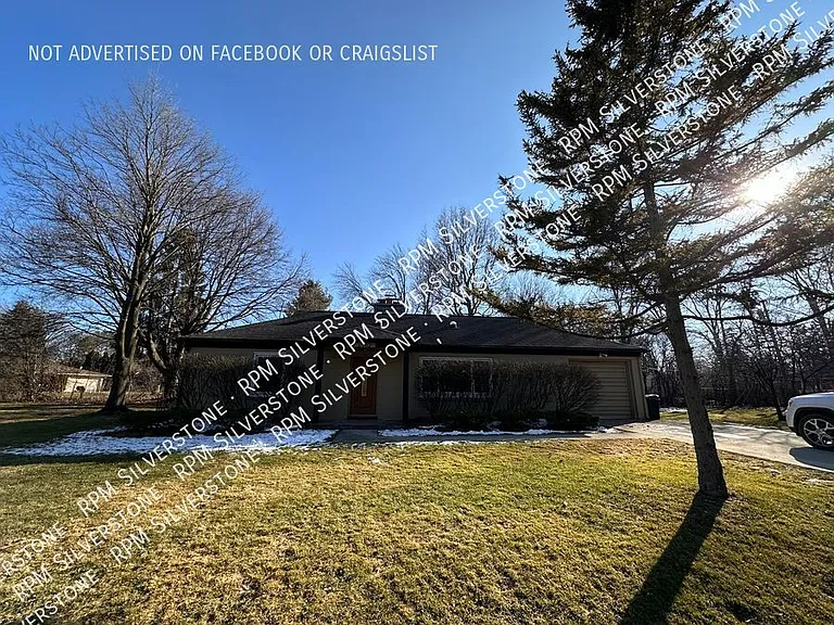 2362 Sanders Pl — Photo 1