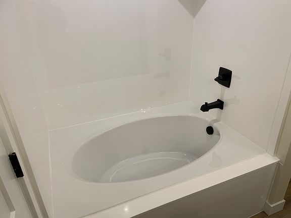Master Bath Tub