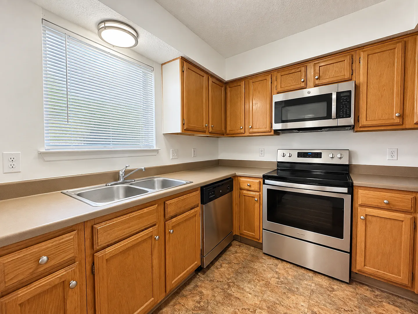 2011 Kirksey Dr Unit A — Photo 4