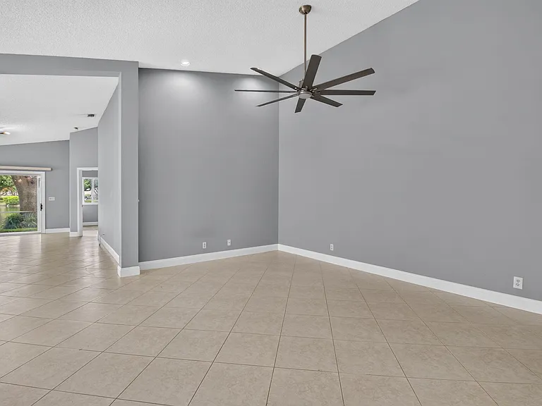 9220A Vineland Ct E — Photo 11