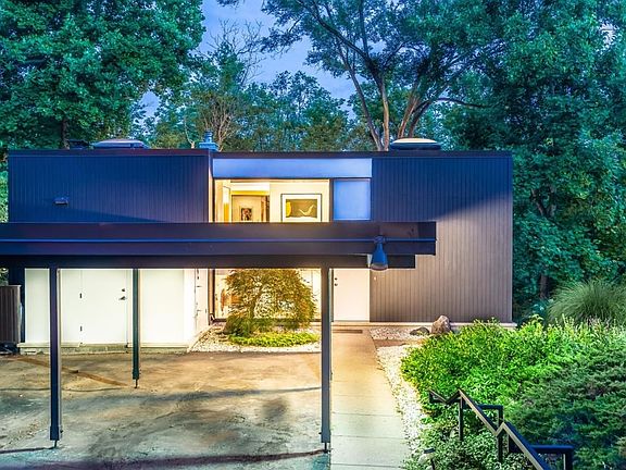 2nd image of 356 Hilldale Dr