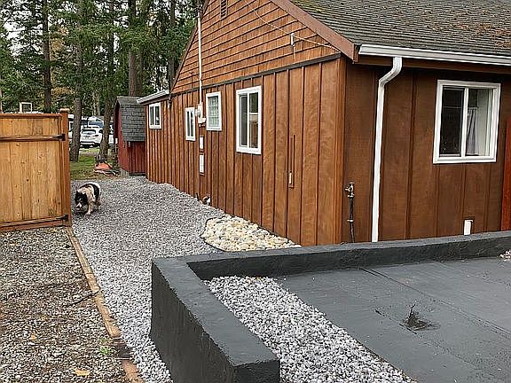2nd image of 8180 Comfort Ln