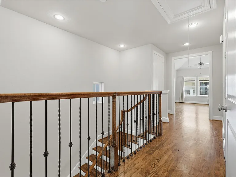 2707 Cohn Trl — Photo 27