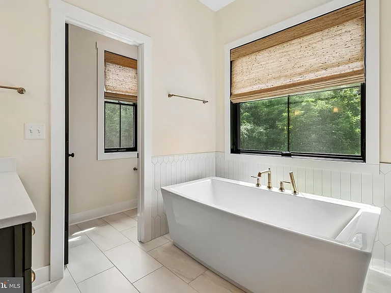 240 Lewis Williams Ln — Photo 23