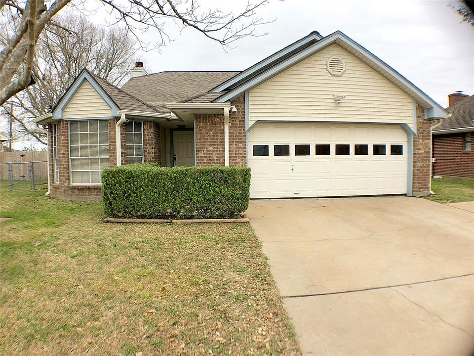 1st image of 3324 La Vista Ave