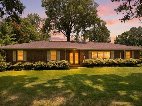108 Evergreen Dr, Greenwood, SC 29649