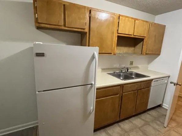 305 Farside Dr APT 4, Rogersville, TN 37857