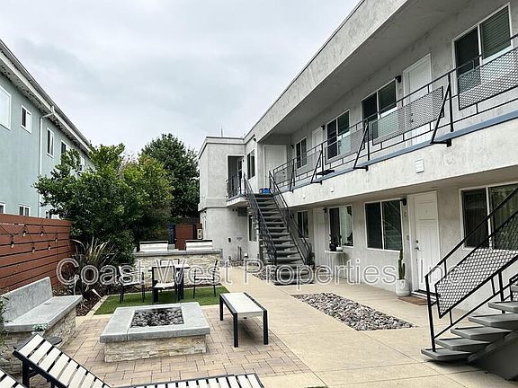 4th image of 2030 Diamond St APT G