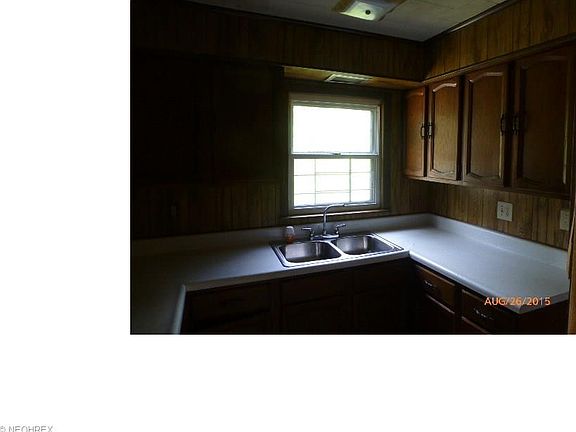 2nd image of 924 Lakewood Ave