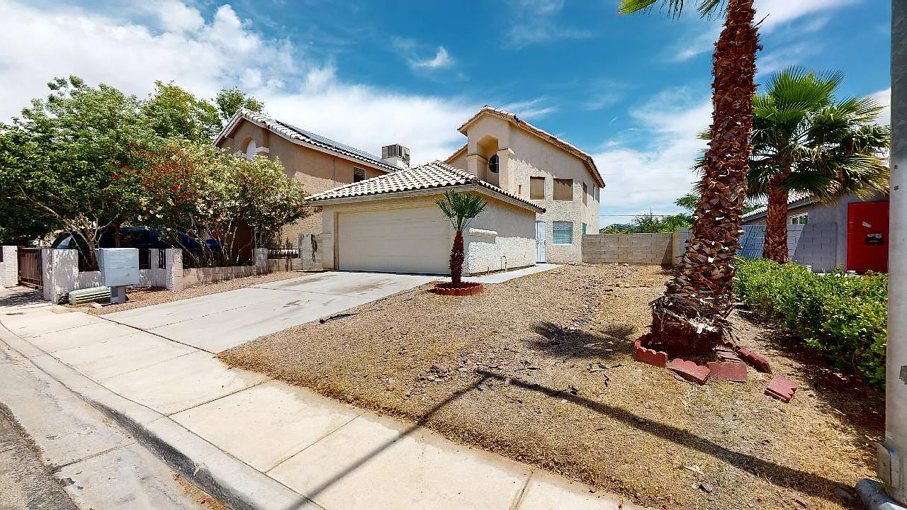 3 bed, 2.5 bath, 1595 sqft, $1,755 — Photo 2