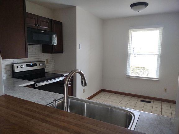 4th image of 6111 Gate Manor Ct