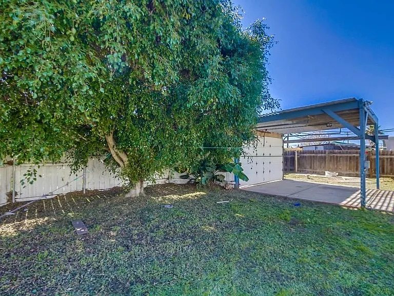 891 Elm Ave — Photo 45