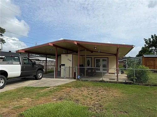 2100 Stumpf Blvd Photo 1