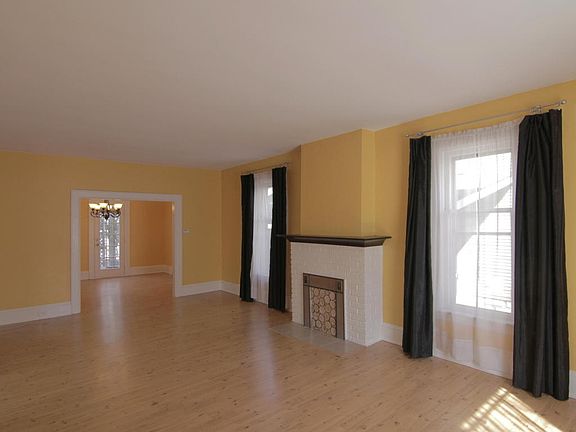 2nd image of 351 Norwood Ave SE