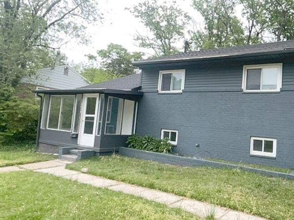 6906 Buchanan St