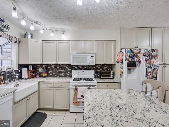 5th image of 5585 Shadybrook Dr
