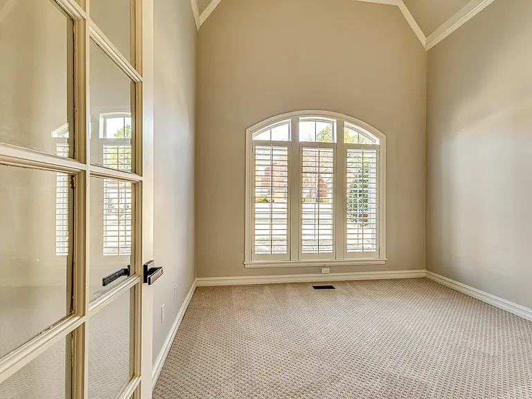 downstair bedroom