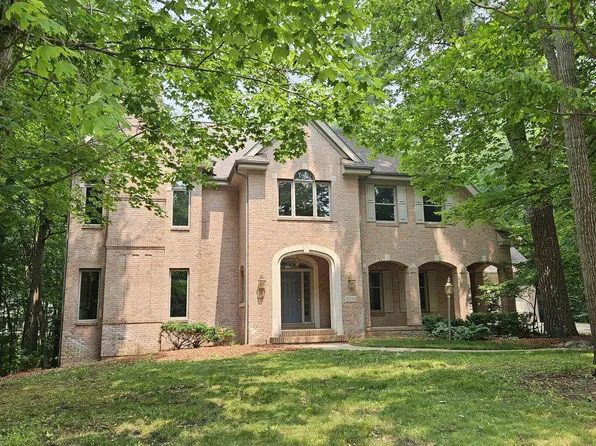 5226 Parliament Pl, Rockford, IL 61107