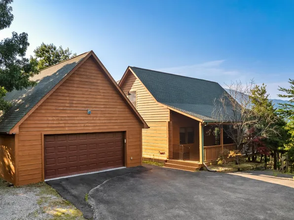 3044 Wears Overlook Ln, Sevierville, TN 37862