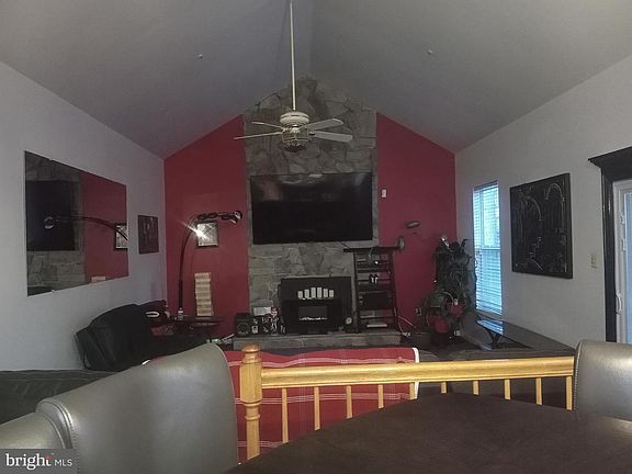 4th image of 10606 Birdie Ln