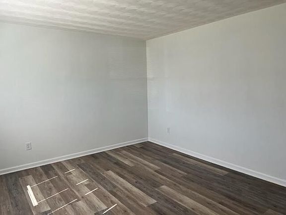 3rd image of 4305 Woodbridge Ave NW