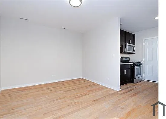2 bed, 1000 sqft, $1,350 — Photo 3