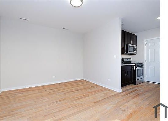 3rd image of 7802 S Phillips Ave APT 2B