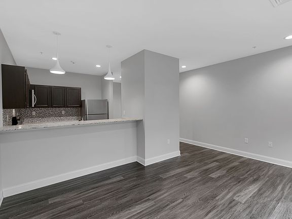 5th image of 85 Dana Ave #303