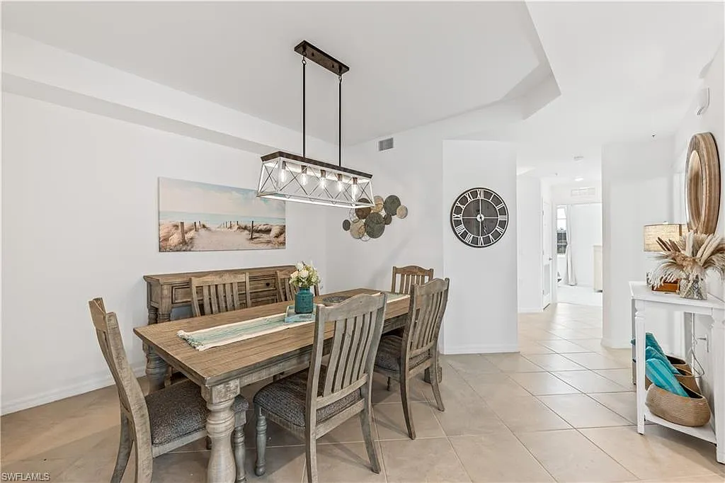 3 bed, 2.0 bath, 1301 sqft, $6,500 — Photo 4