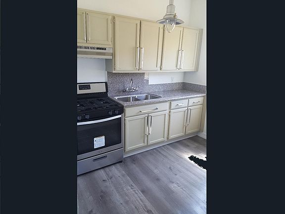 2nd image of 2820 W 8th St APT 31