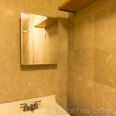 Rented by Space Real Estate | media 34