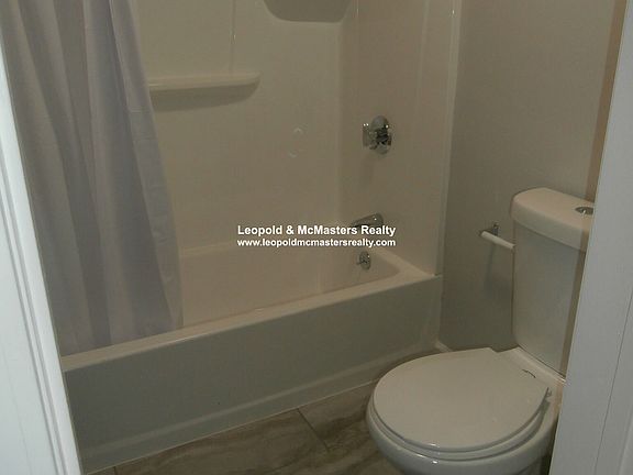 4th image of 111 Sydney St #1