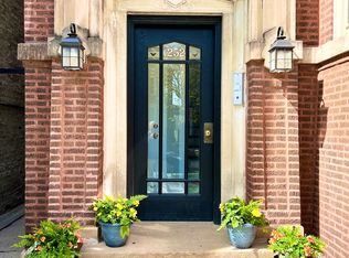 1252 W Newport Ave #2, Chicago, IL 60657