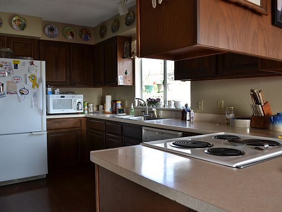 5th image of 1563 Salmon Avenue