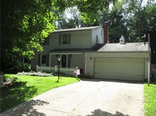 296 Fernway Dr, Akron, OH 44321