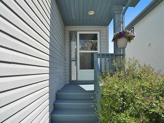 2nd image of 274 W Somerside Park SW